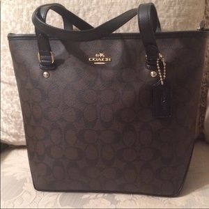 Coach Signature Tote